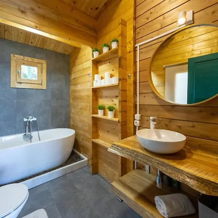 Adega Da Quinta- Casa Do Camolas * マダレナ