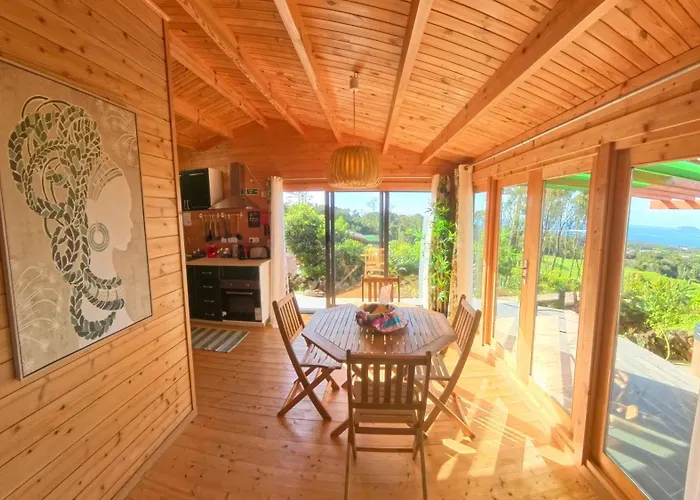 Adega Da Quinta- Casa Do Camolas Feriehus Madalena (Azores)